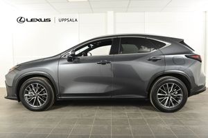 Lexus NX bild 2