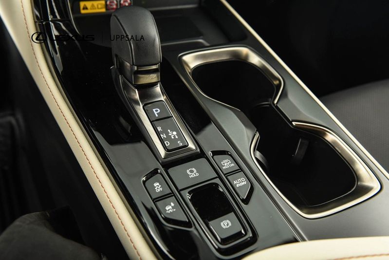 Lexus NX bild 12