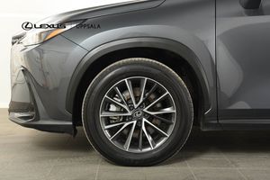 Lexus NX bild 14