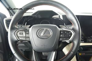 Lexus NX bild 8