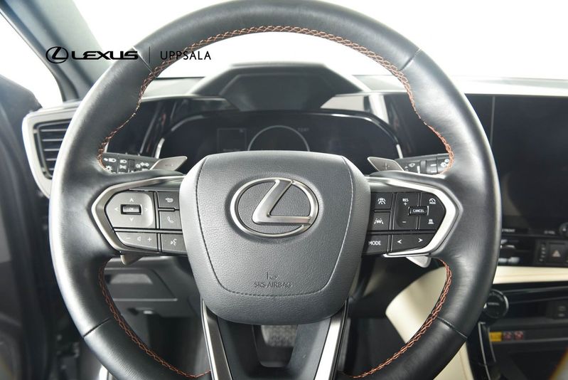 Lexus NX bild 8