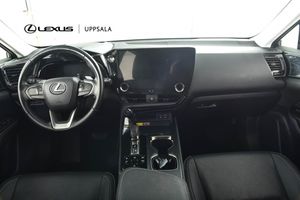 Lexus NX bild 8