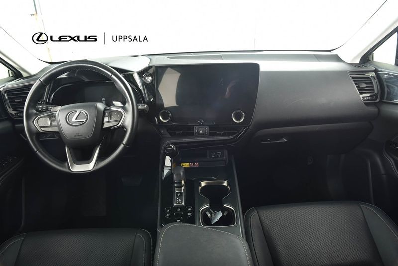 Lexus NX bild 8