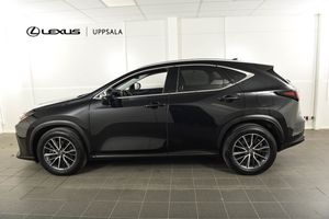Lexus NX bild 2