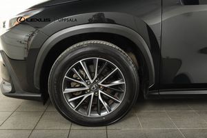 Lexus NX bild 22
