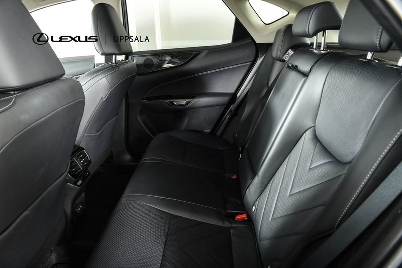 Lexus NX bild 9