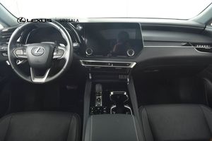 Lexus RX bild 8