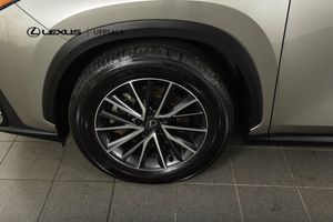 Lexus NX bild 22
