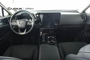 Lexus NX bild 8
