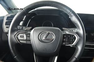 Lexus RX bild 8