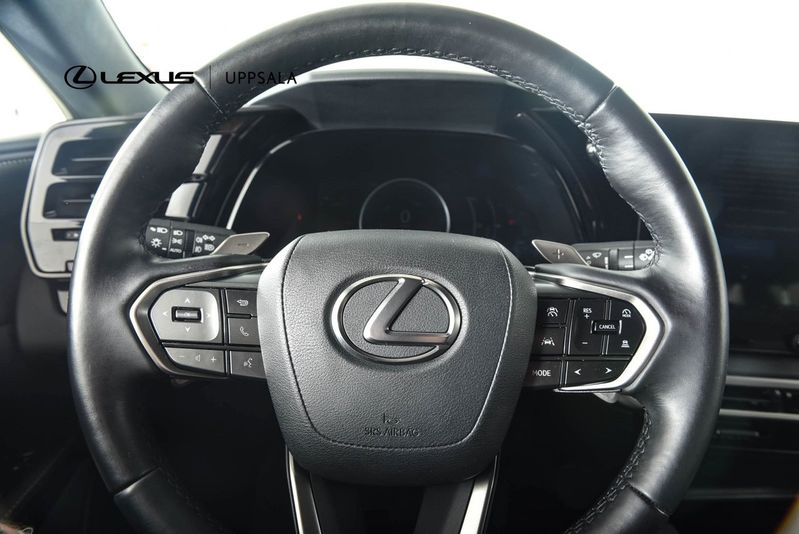 Lexus RX bild 8