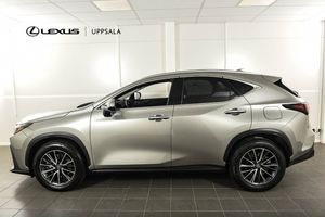 Lexus NX bild 2