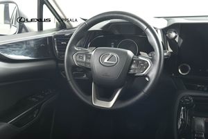 Lexus NX bild 29