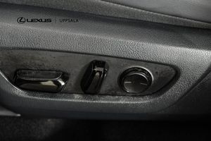 Lexus NX bild 12