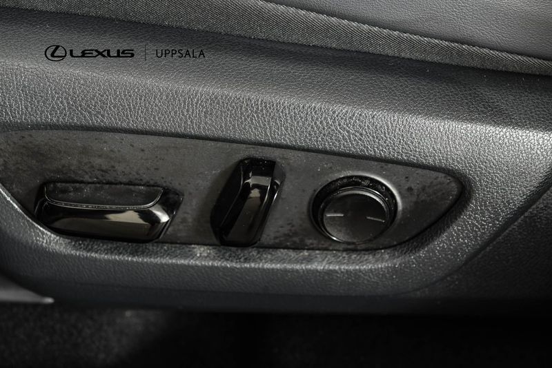 Lexus NX bild 12