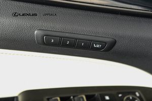 Lexus NX bild 11