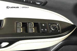 Lexus NX bild 10
