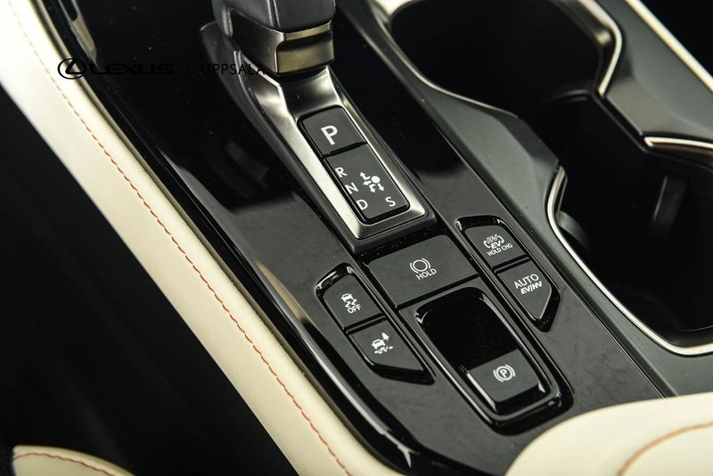 Lexus NX bild 15