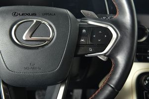 Lexus NX bild 13