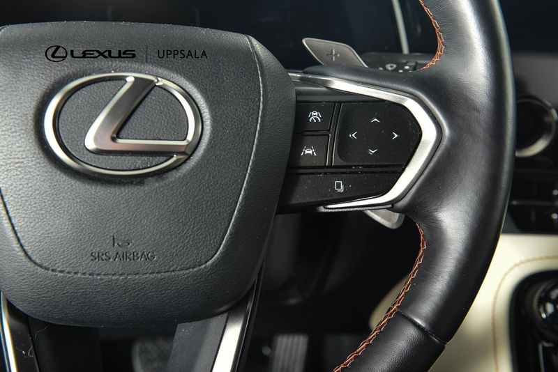 Lexus NX bild 13