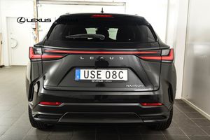 Lexus NX bild 4