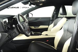 Lexus NX bild 6