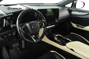 Lexus NX bild 21