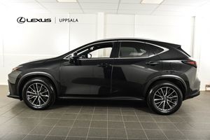Lexus NX bild 2