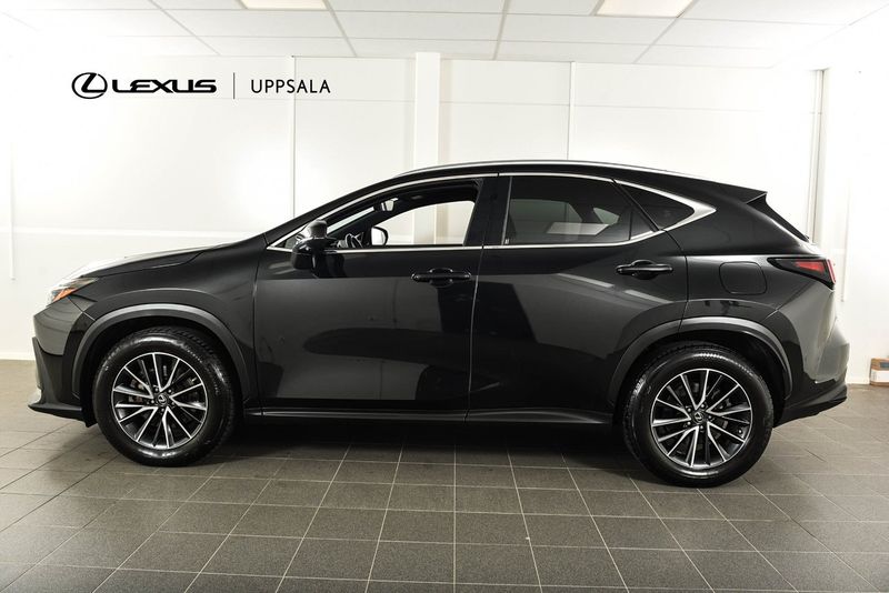 Lexus NX bild 2