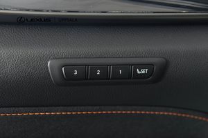 Lexus NX bild 13