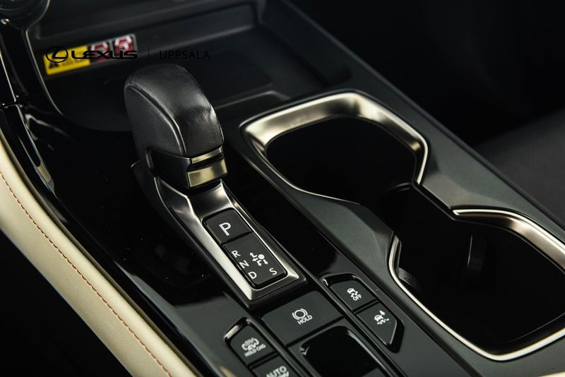 Lexus NX bild 18