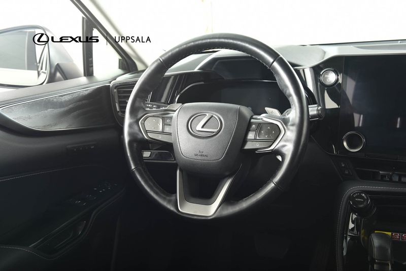 Lexus NX bild 9