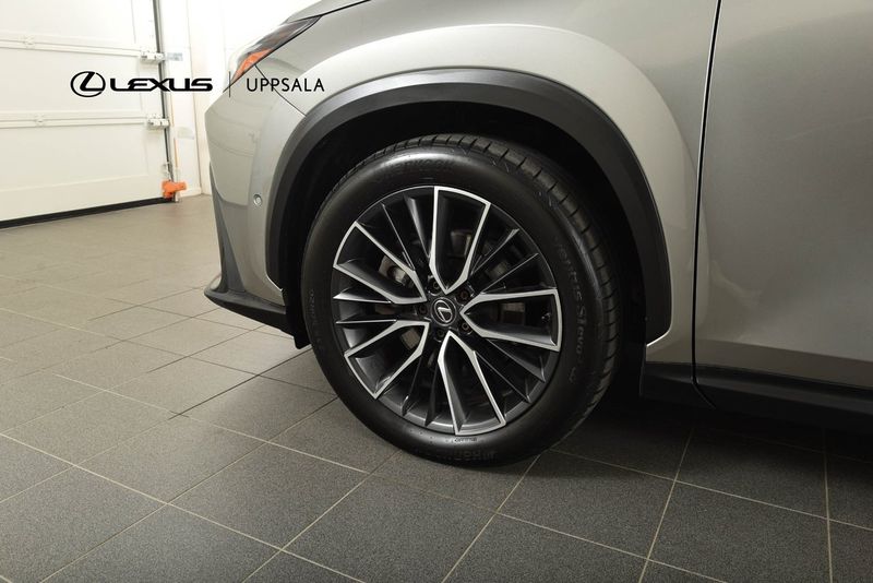 Lexus NX bild 23