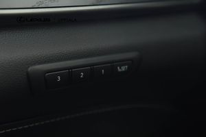 Lexus NX bild 13