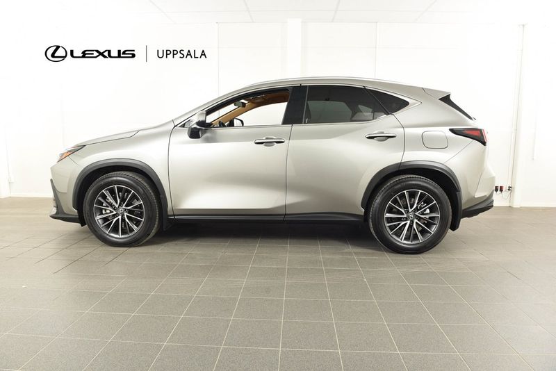 Lexus NX bild 2