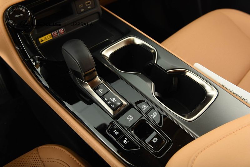 Lexus NX bild 14