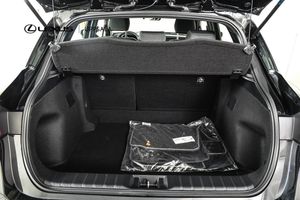 Lexus LBX bild 8