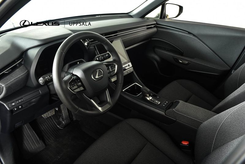 Lexus LBX bild 15
