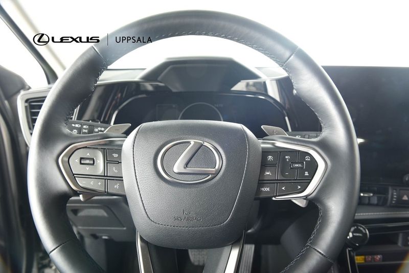 Lexus NX bild 10