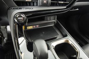 Lexus NX bild 13