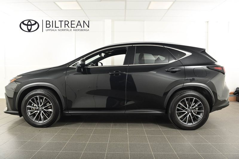 Lexus NX bild 2