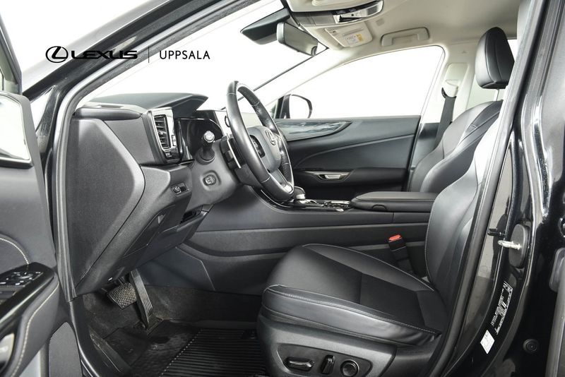 Lexus NX bild 6