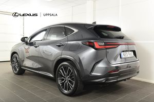 Lexus NX bild 2