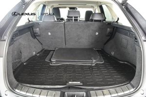 Lexus NX bild 9