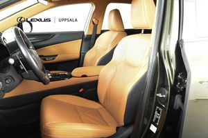 Lexus NX bild 6