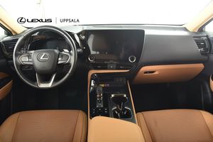 Lexus NX bild 8