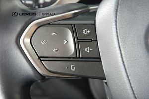 Lexus NX bild 13