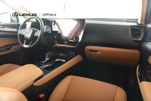 Lexus NX bild 12
