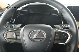 Lexus NX bild 16