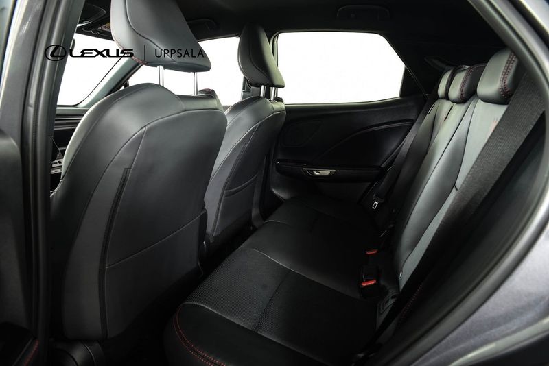 Lexus LBX bild 7